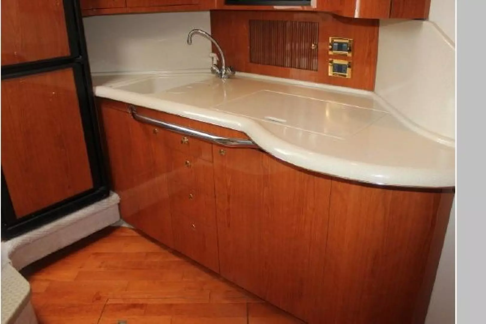 Aela Jeanne 38ft Sea Ray Yacht For Sale Aela Jeanne 38ft Sea Ray Yacht For Sale