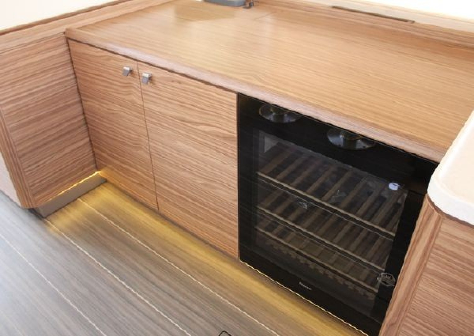 Greenline 48 Coupe Hybrid - Photo 12