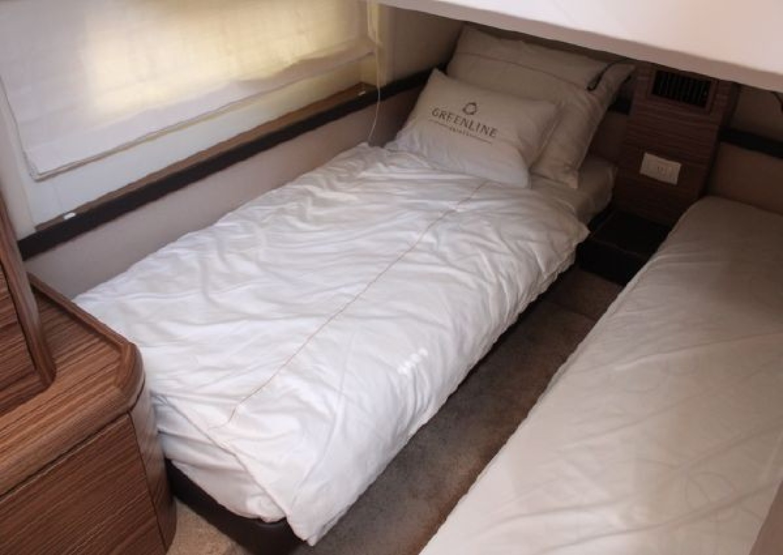 Greenline 48 Coupe Hybrid - Photo 30