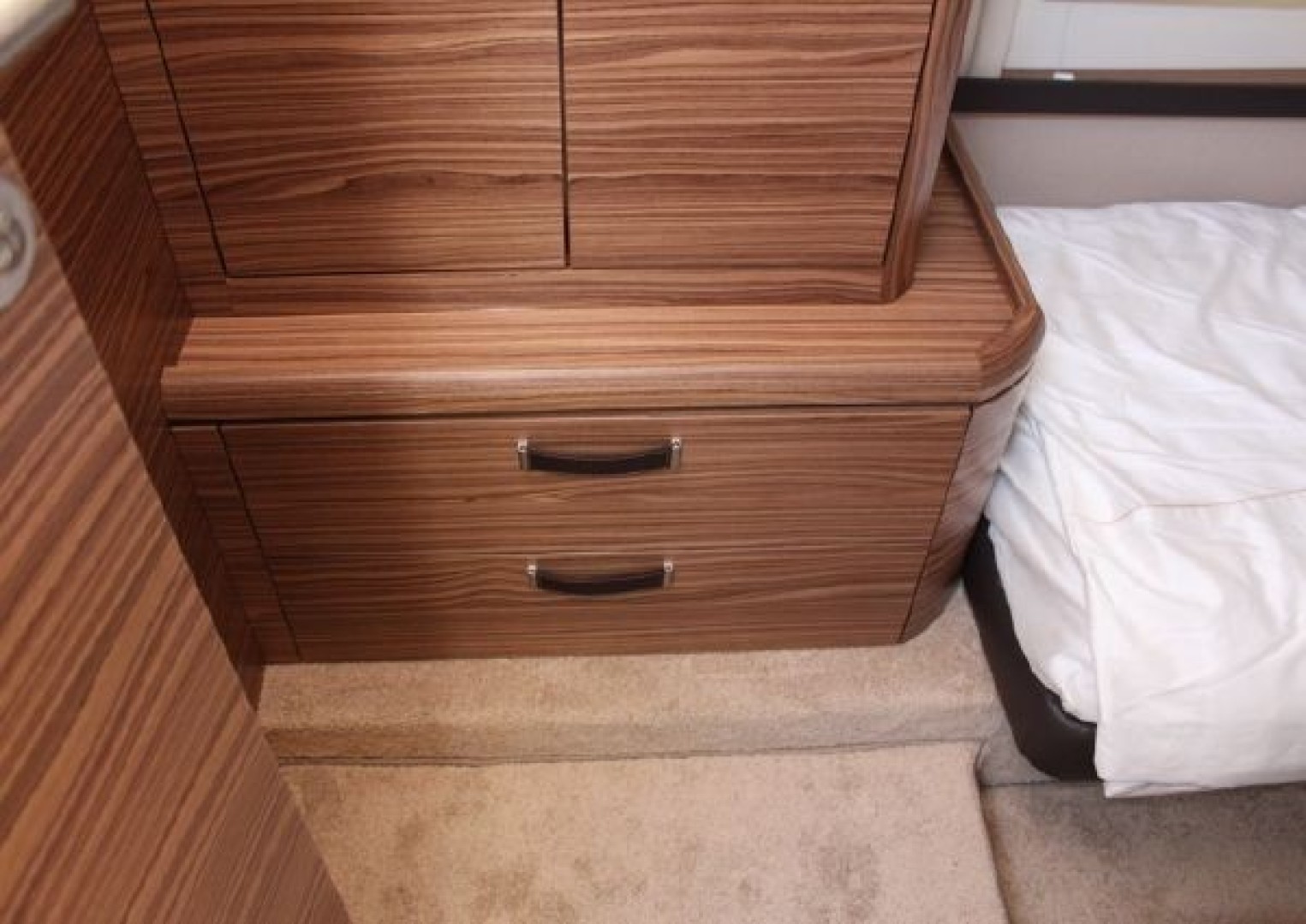 Greenline 48 Coupe Hybrid - Photo 31
