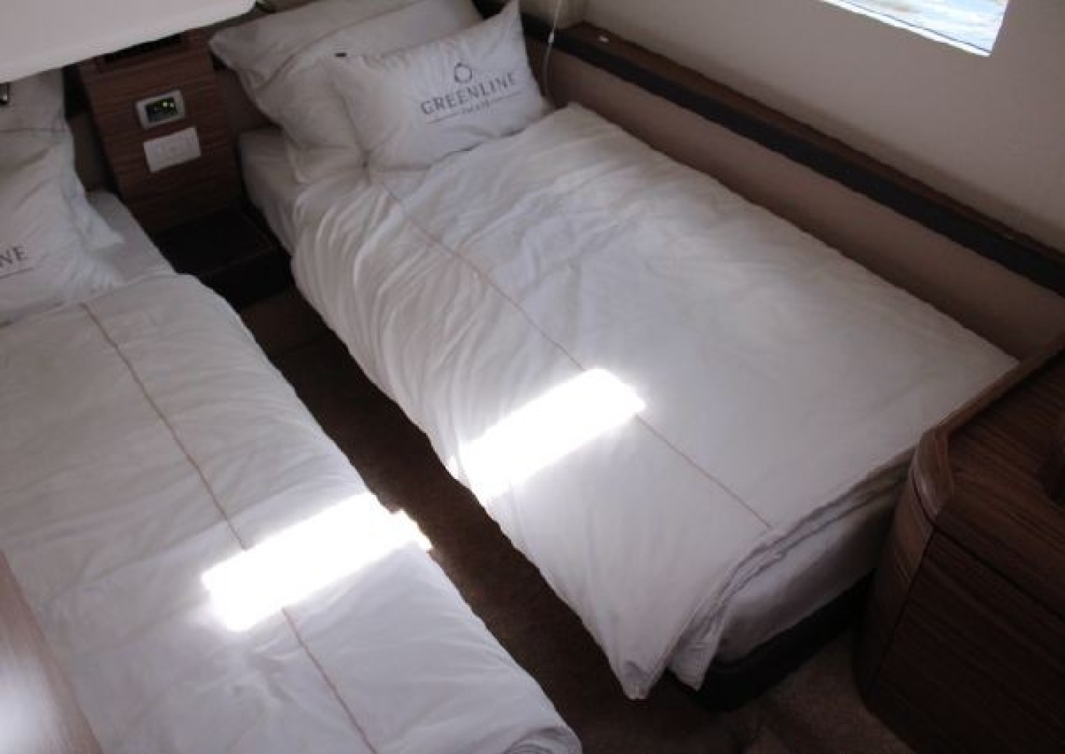 Greenline 48 Coupe Hybrid - Photo 24
