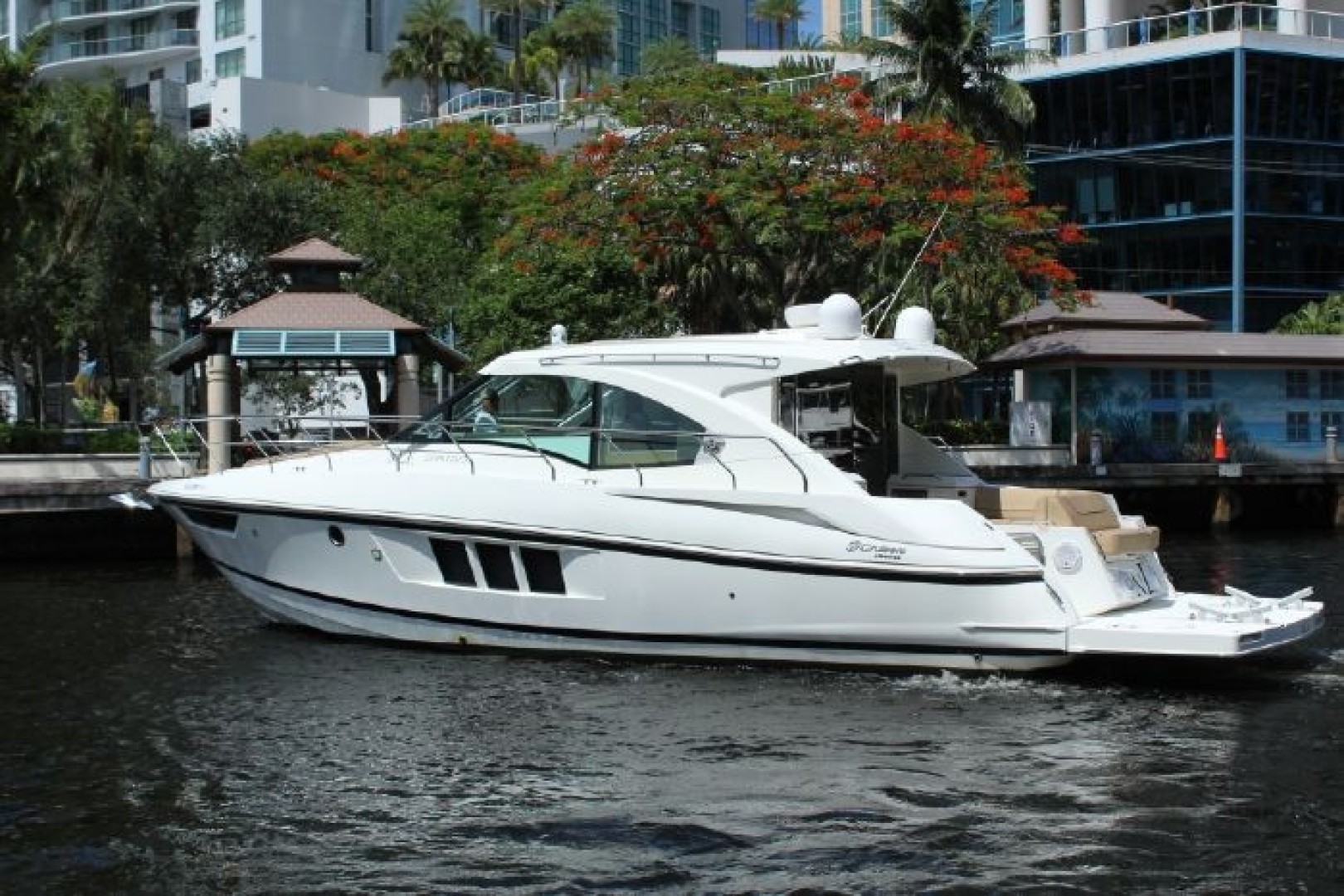 Cruisers Yachts 45 Cantius - Photo 4