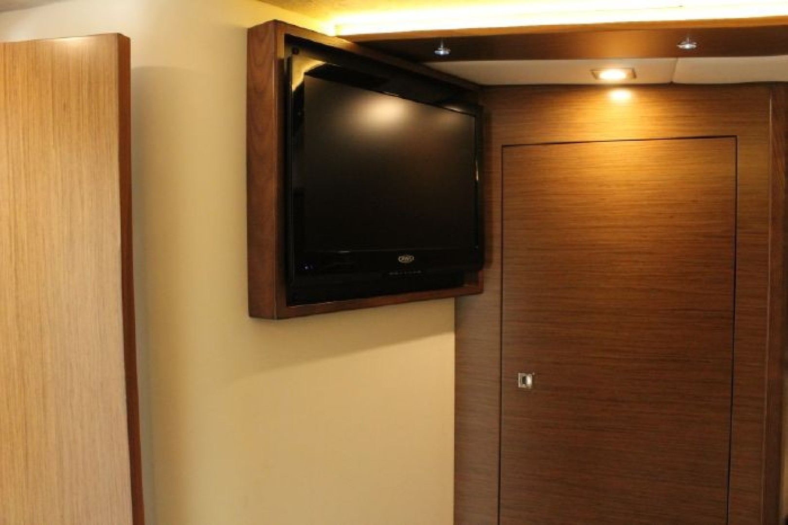 Cruisers Yachts 45 Cantius - Photo 41