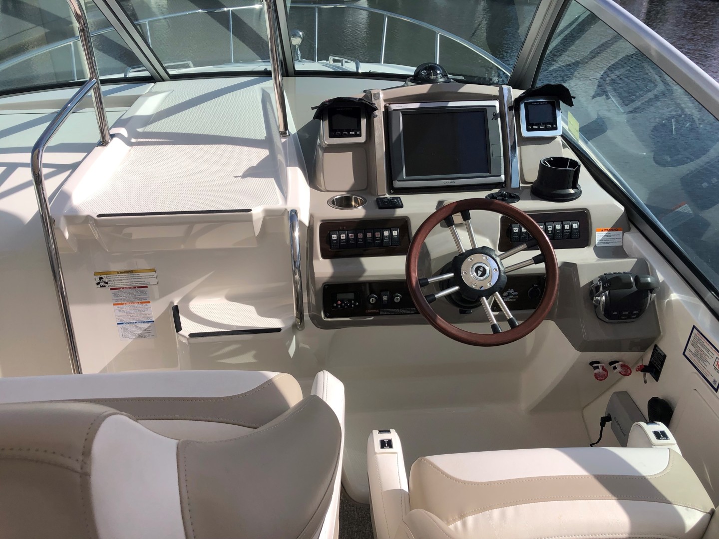 Chaparral 31- Helm
