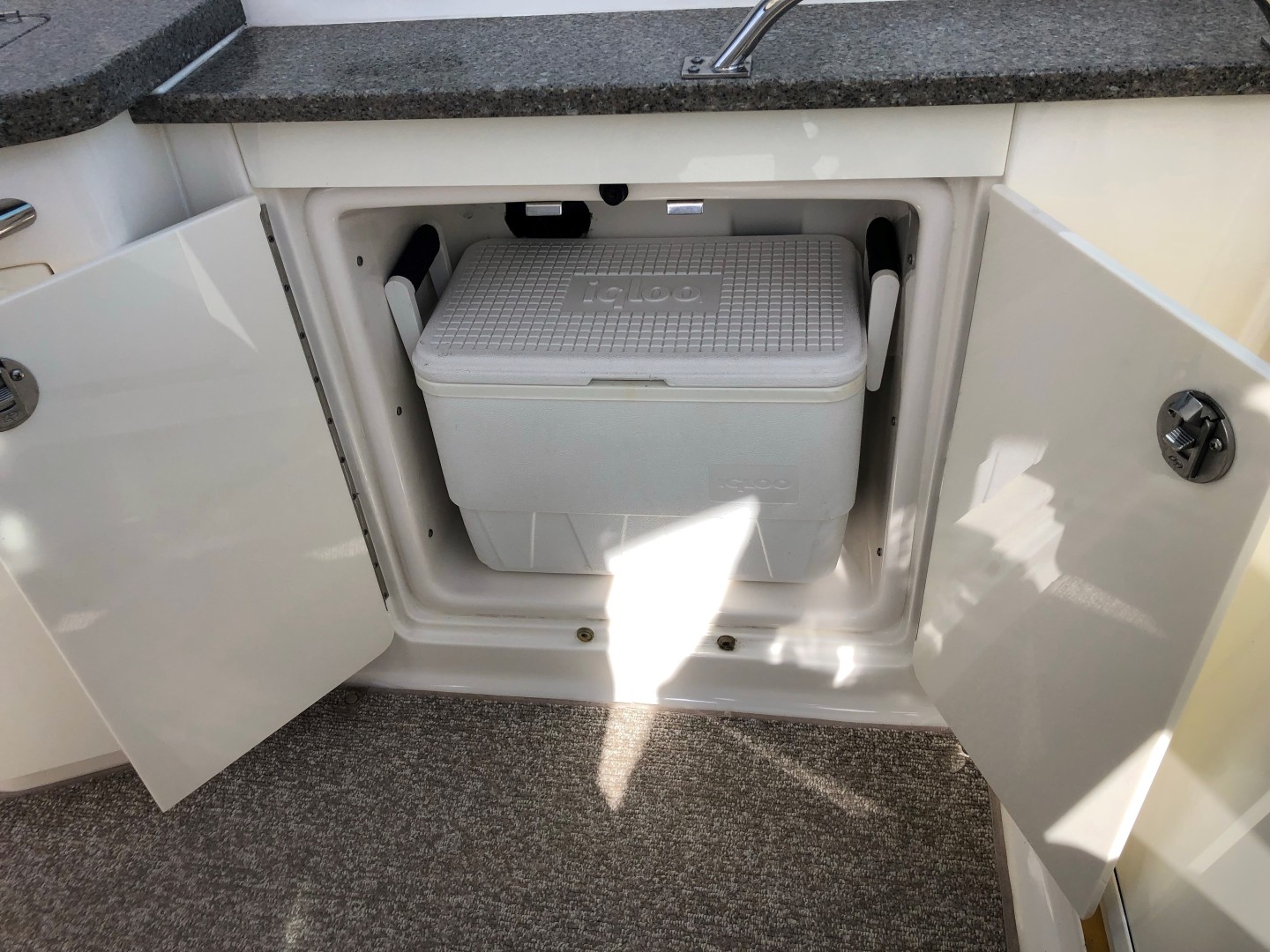 Chaparral 31- Cockpit