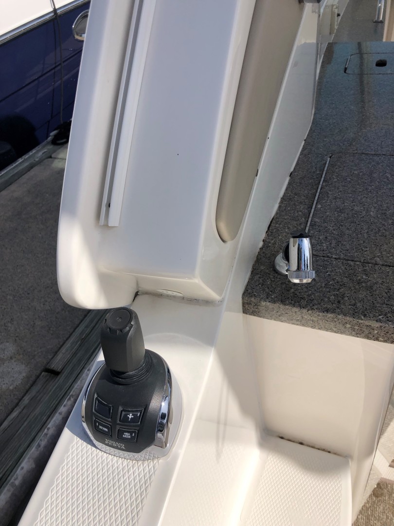 Chaparral 31- Cockpit