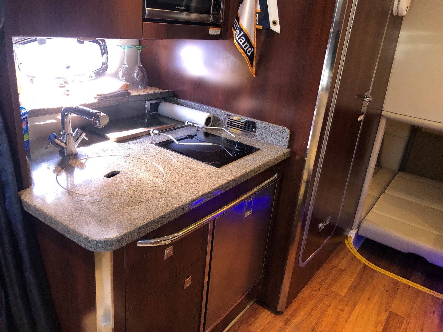 Chaparral 31 - Galley
