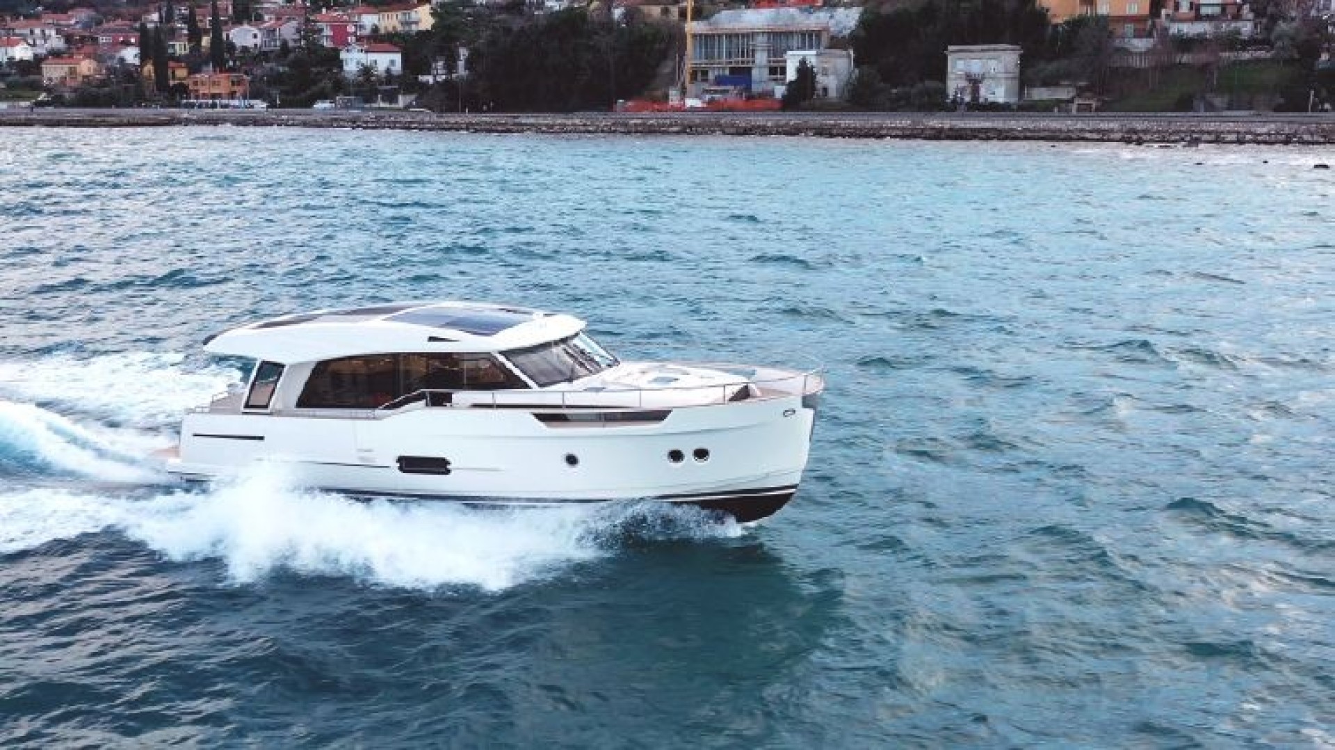 Greenline 48 Coupe - Photo 3