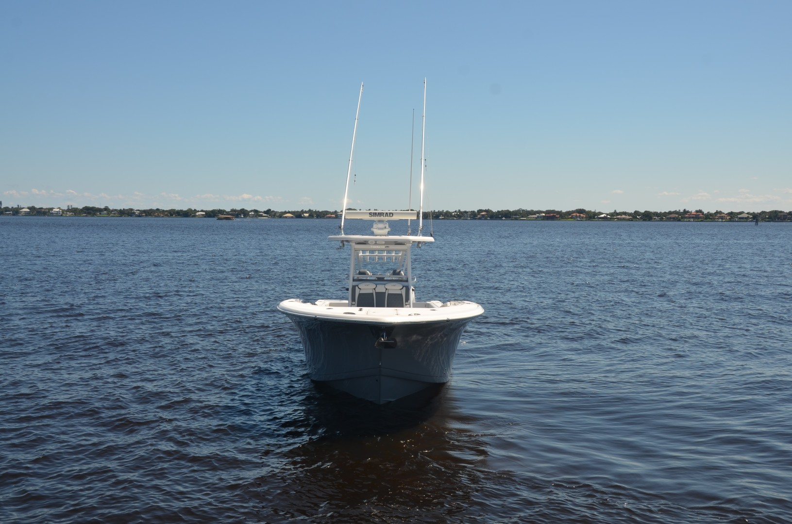 Tidewater 320 CC - Exterior Profile