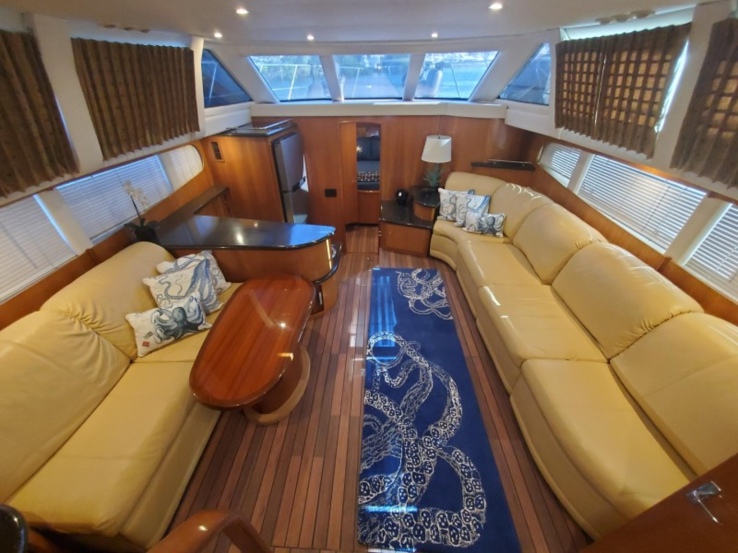 Carver 39 - Regal S - Salon