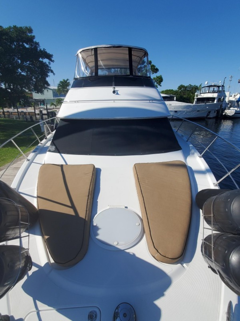 Carver 39 - Regal S - Bow Profile