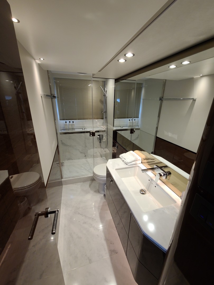 Princess 66 - Results - Master Stateroom Head