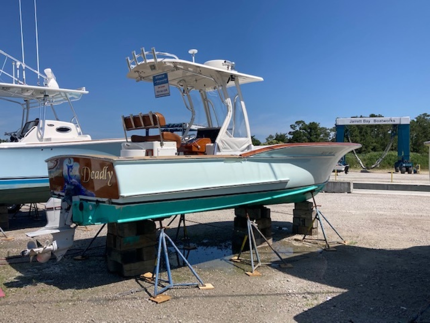Used Jarrett Bay 26' Center Console For Sale In New York Captain