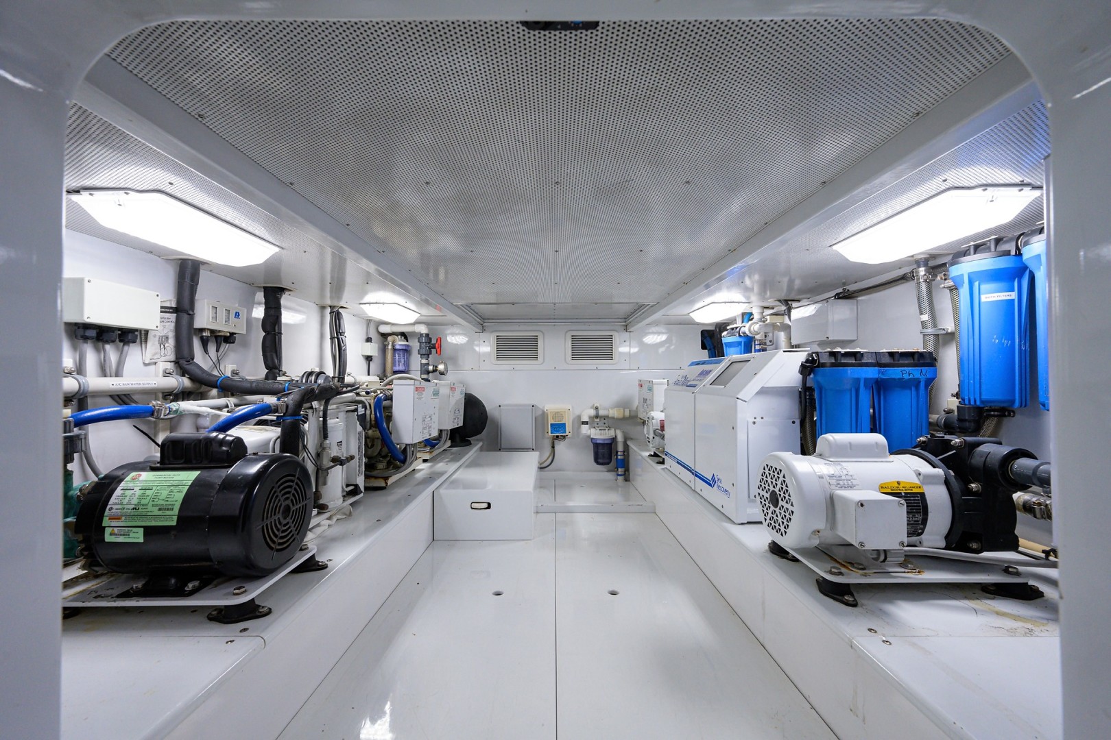 Rybovich 54 - Scout - Engine Room