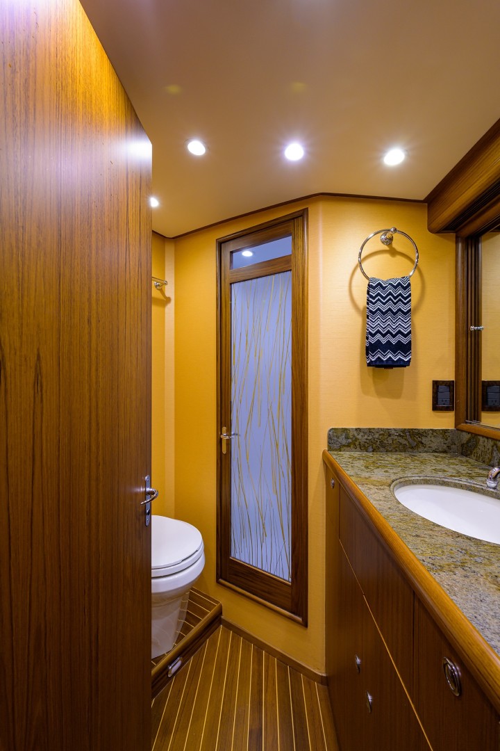 Rybovich 54 - Scout - Guest Stateroom Head