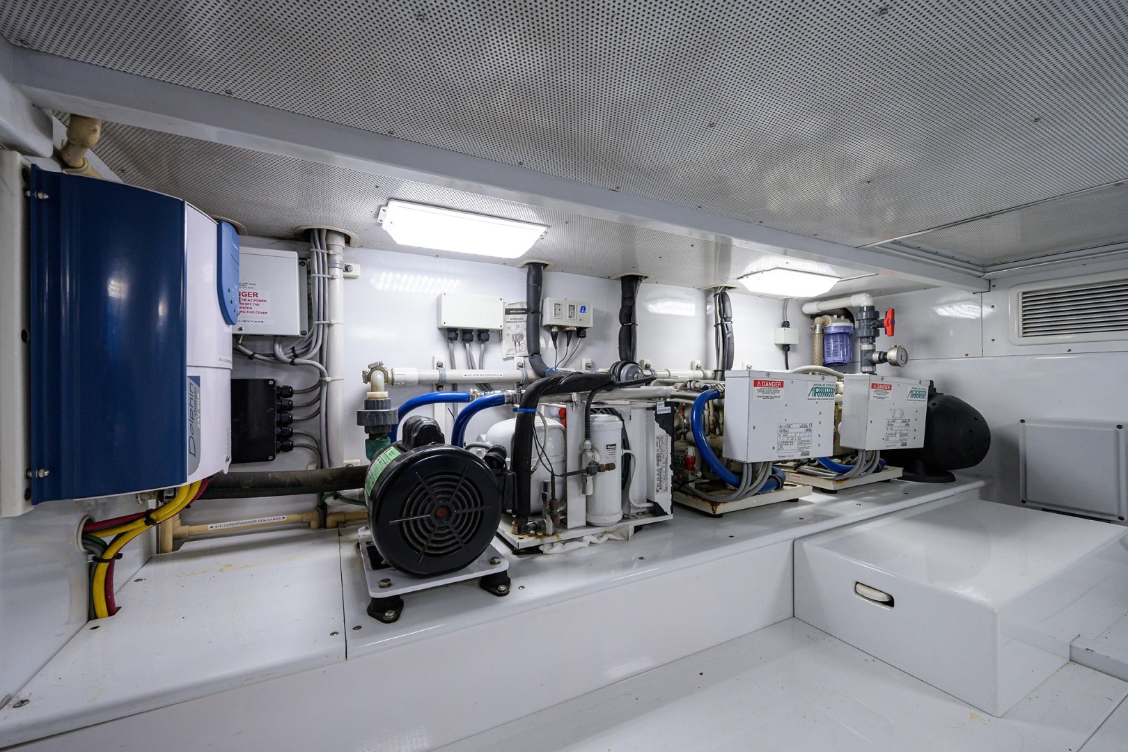 Rybovich 54 - Scout - Engine Room