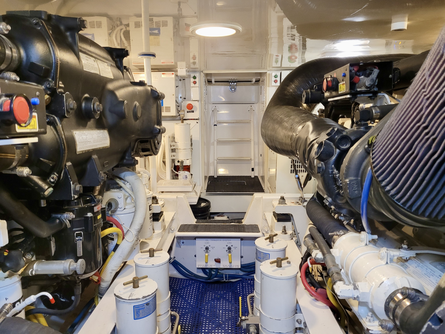 Viking 50 Tuna Tango-engine room