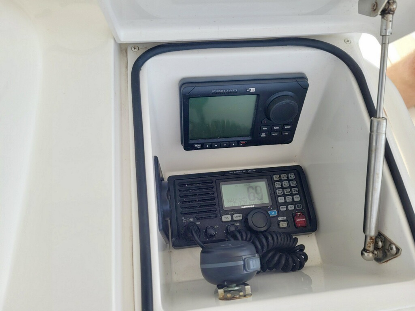 Viking 50 Tuna Tango-electronics