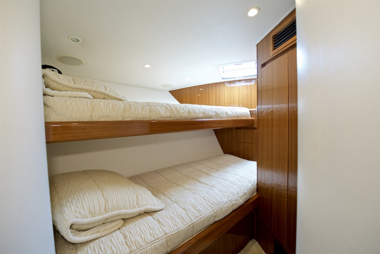 Viking 50 Tuna Tango-fwd guest stateroom