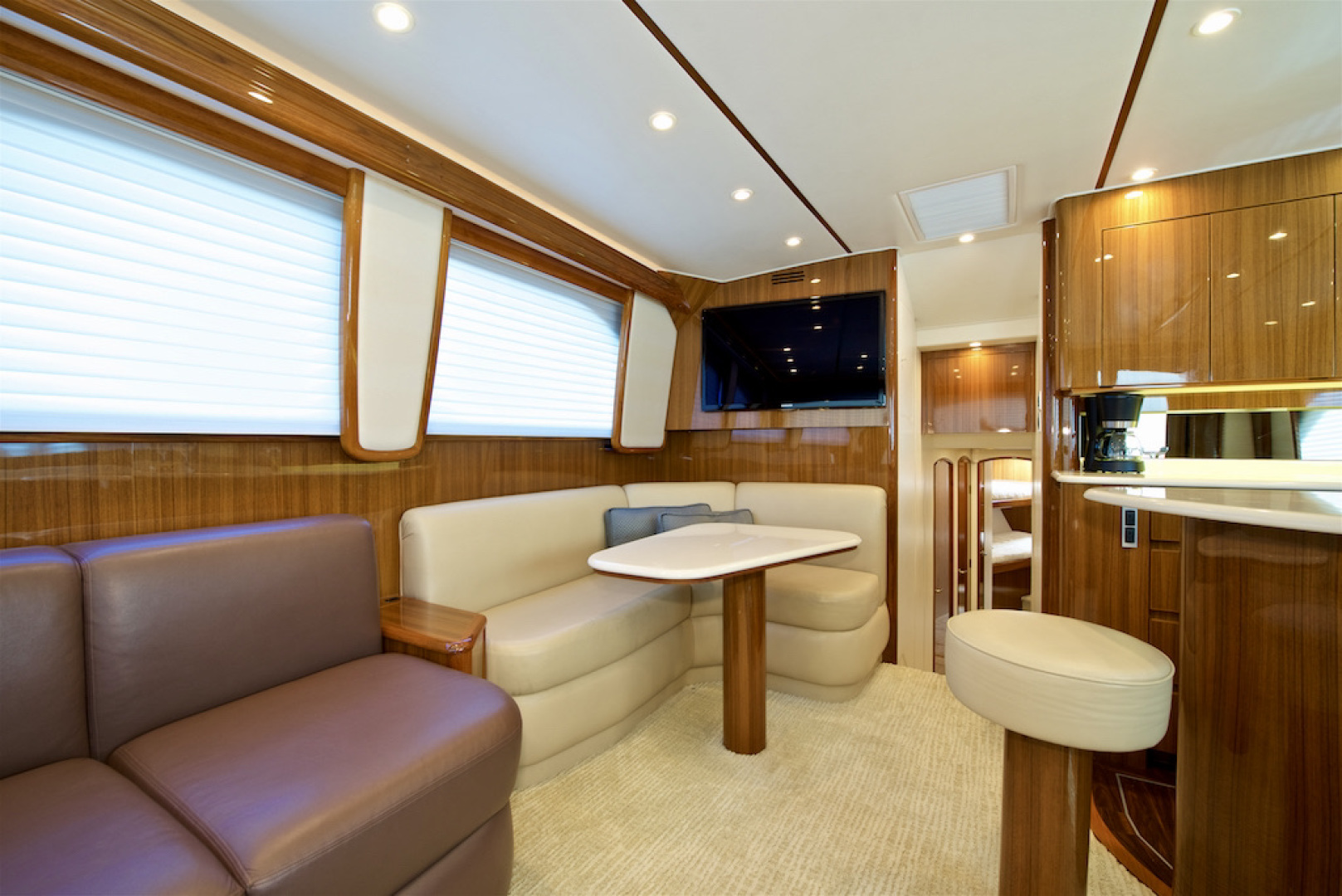 Viking 50 Tuna Tango-salon
