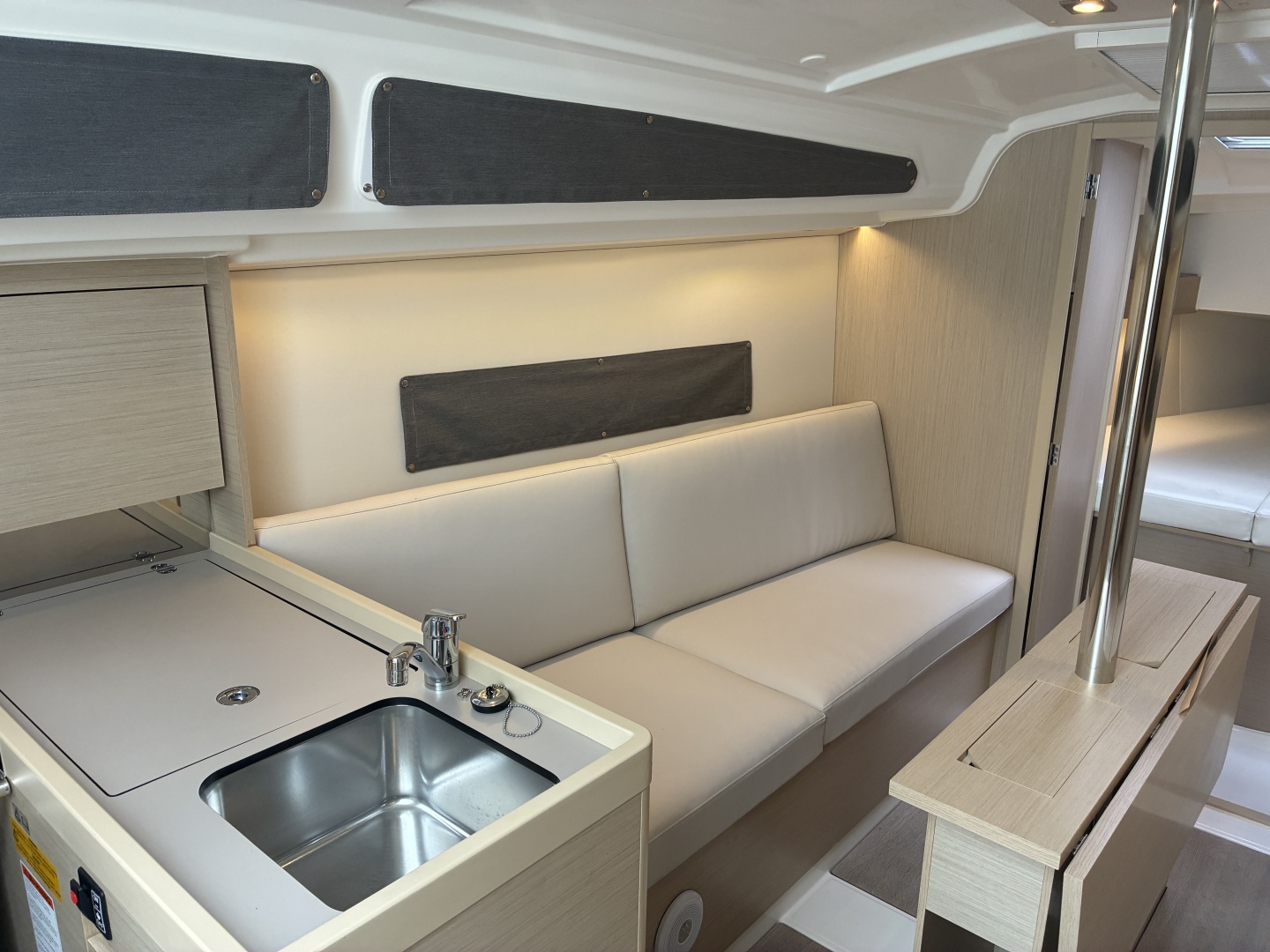 DEMO SPECIAL 30ft Beneteau Yacht For Sale DEMO SPECIAL 30ft Beneteau Yacht For Sale