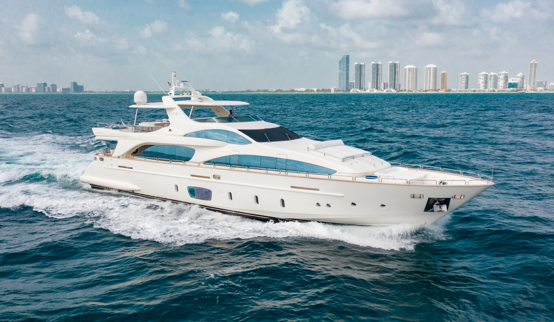 ARREEE  105ft Azimut Yacht For Sale