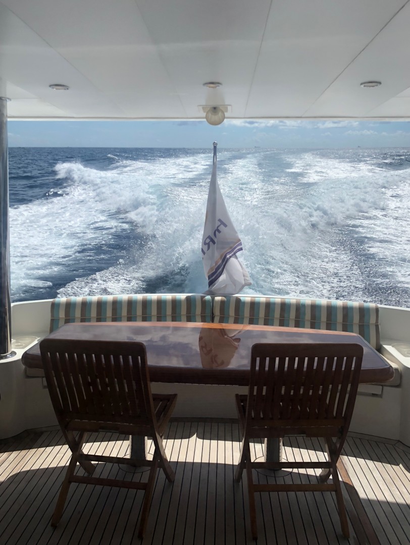 Horizon 73 ABU - Aft Deck Table