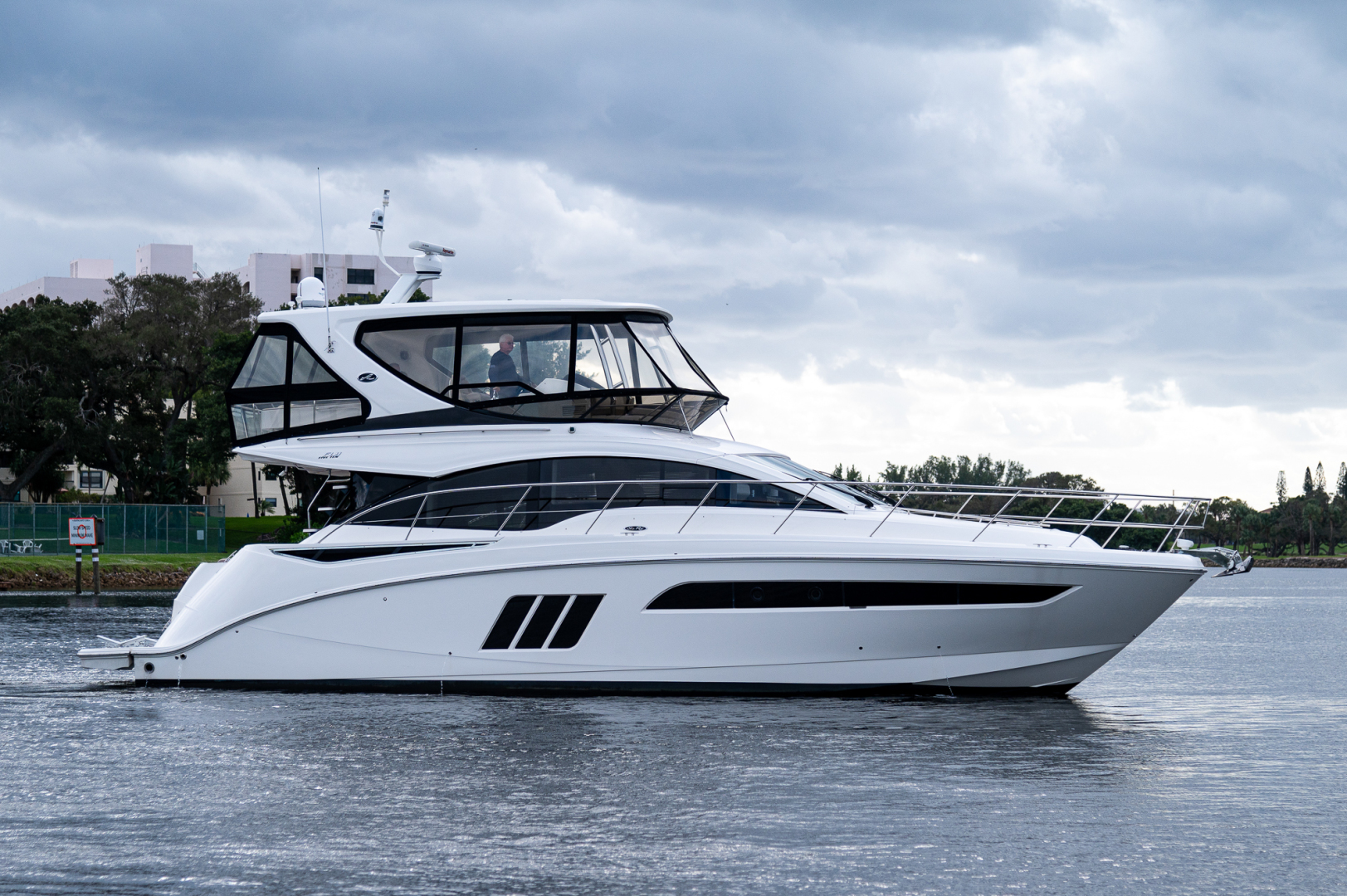 Sea Ray 51 - Worth the Wake II - Profile