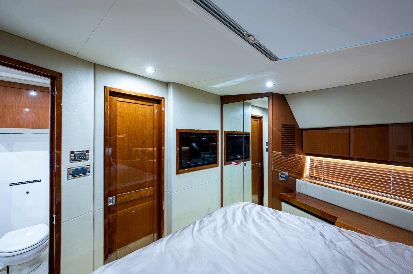 Sea Ray 51 - Worth the Wake II - Forward Stateroom