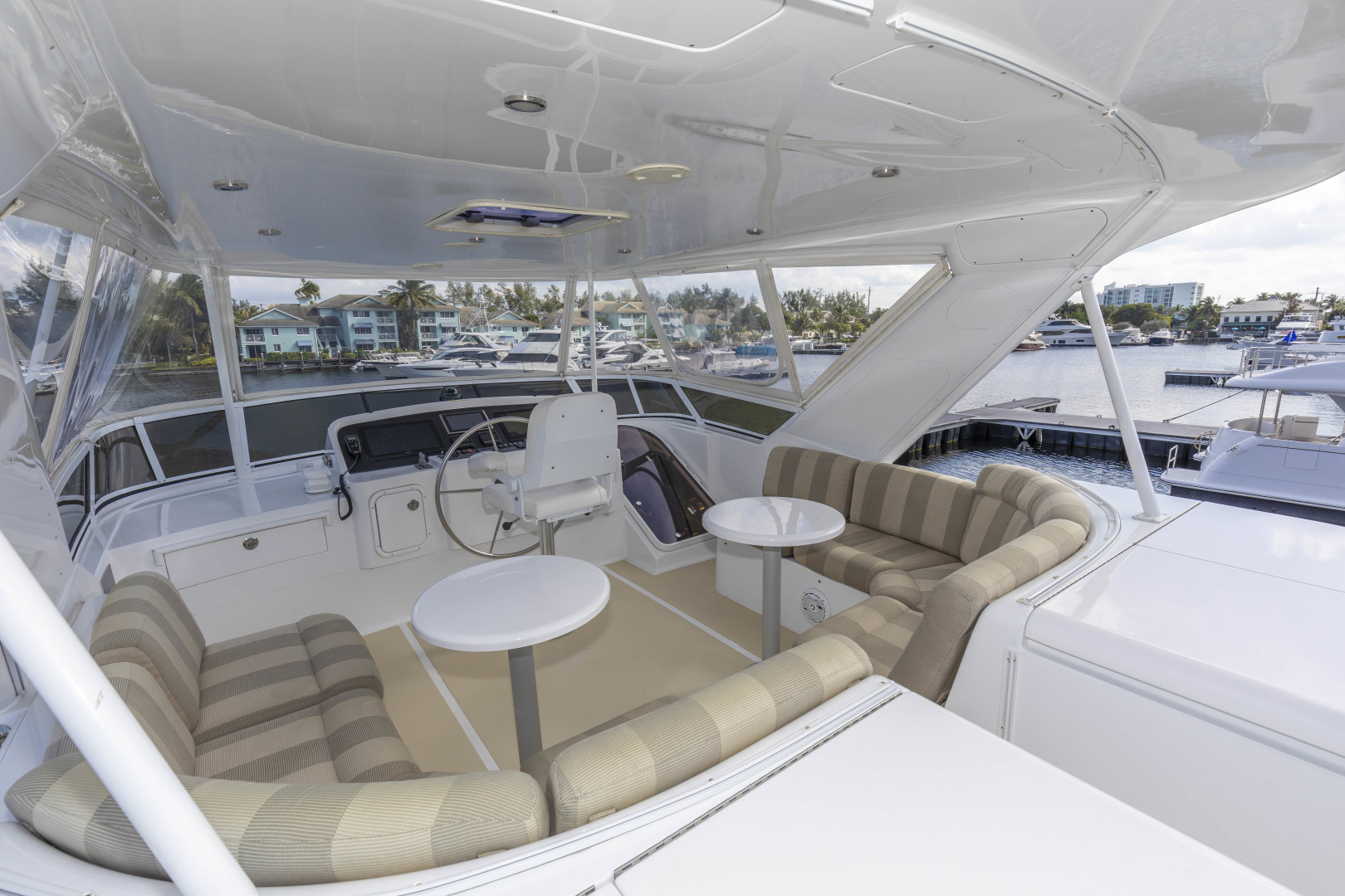 Queenship 64 - Bonkers - Bridge Seating