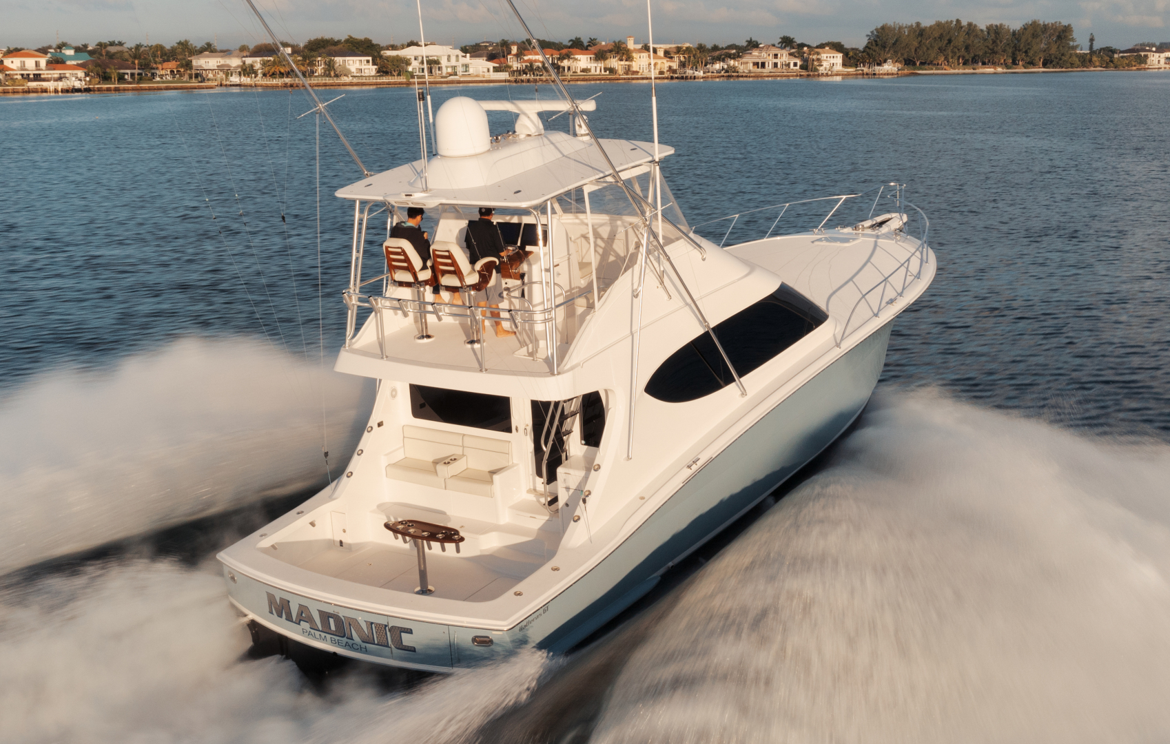 Hatteras 54- Madnic - Profile