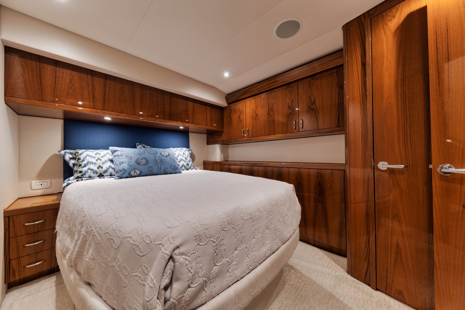 Hatteras 54- Madnic - Master Stateroom