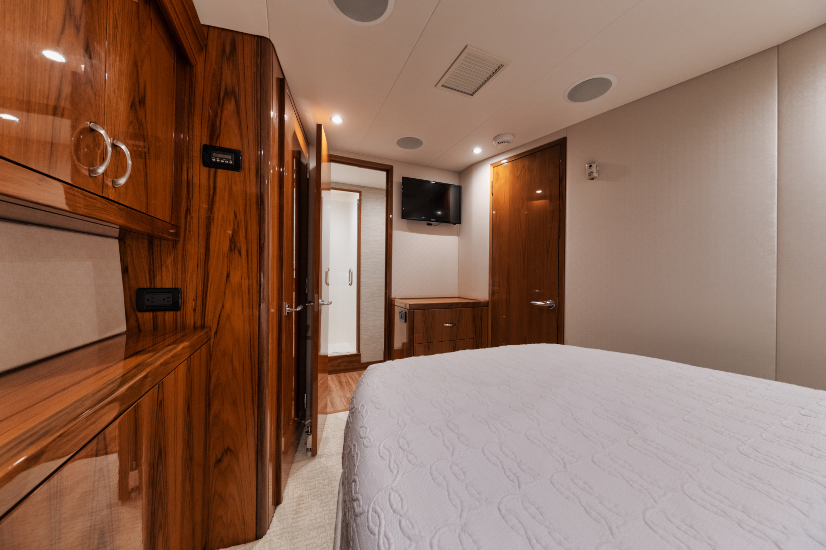 Hatteras 54- Madnic - Master Stateroom