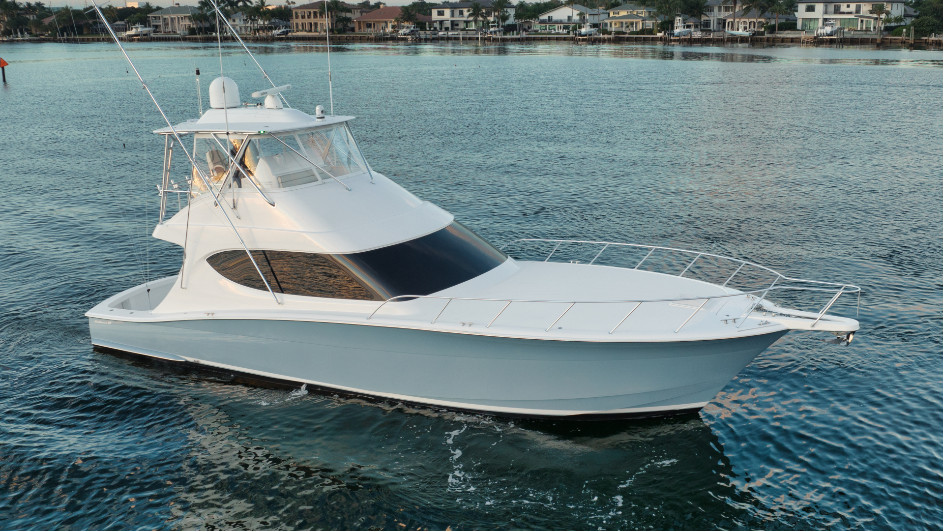 Hatteras 54- Madnic - Profile