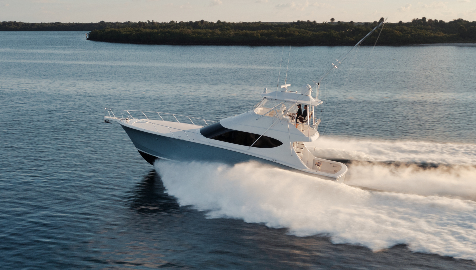 Hatteras 54- Madnic - Profile