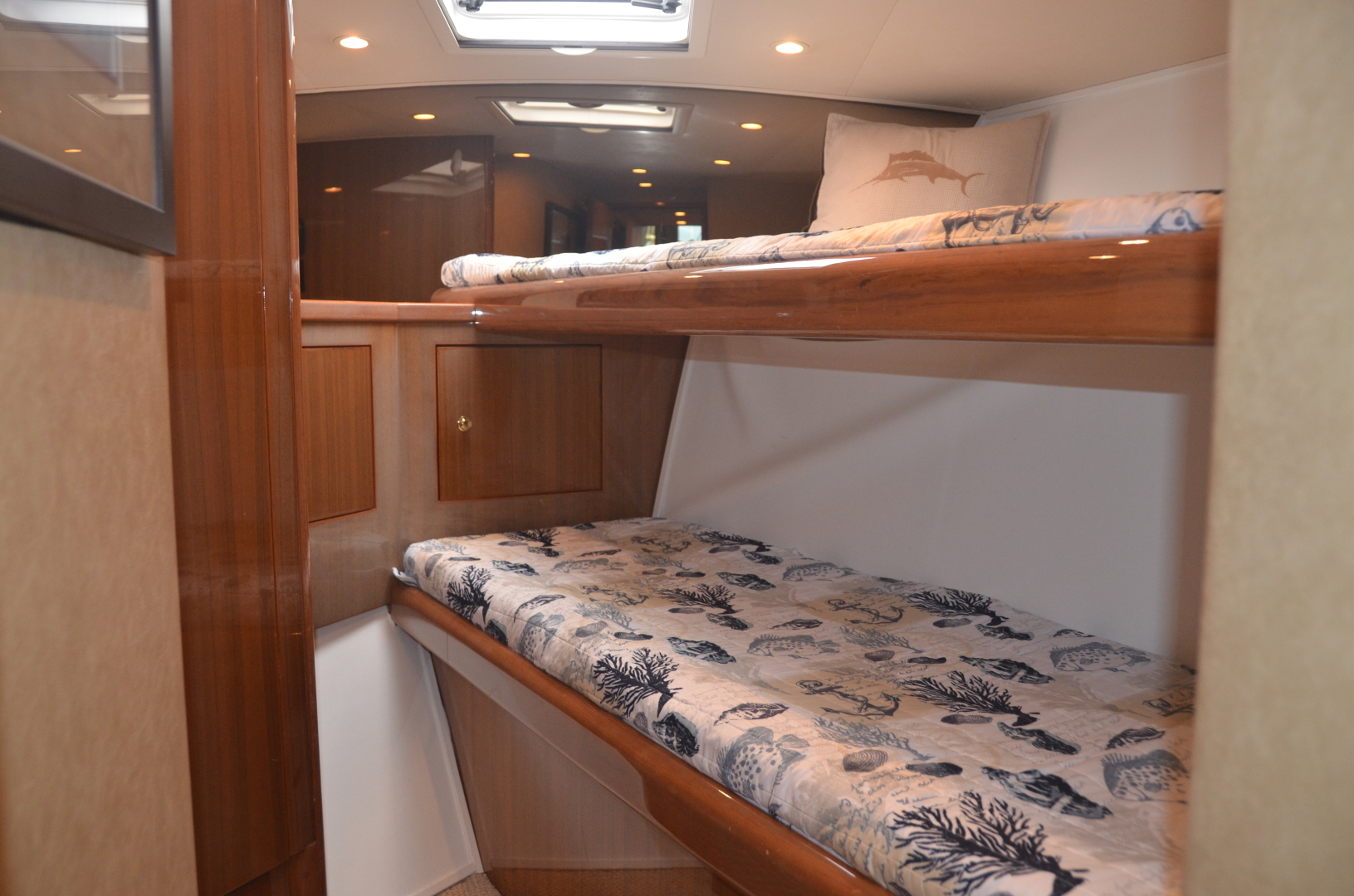 Viking 48 -Fins Up-guest stateroom