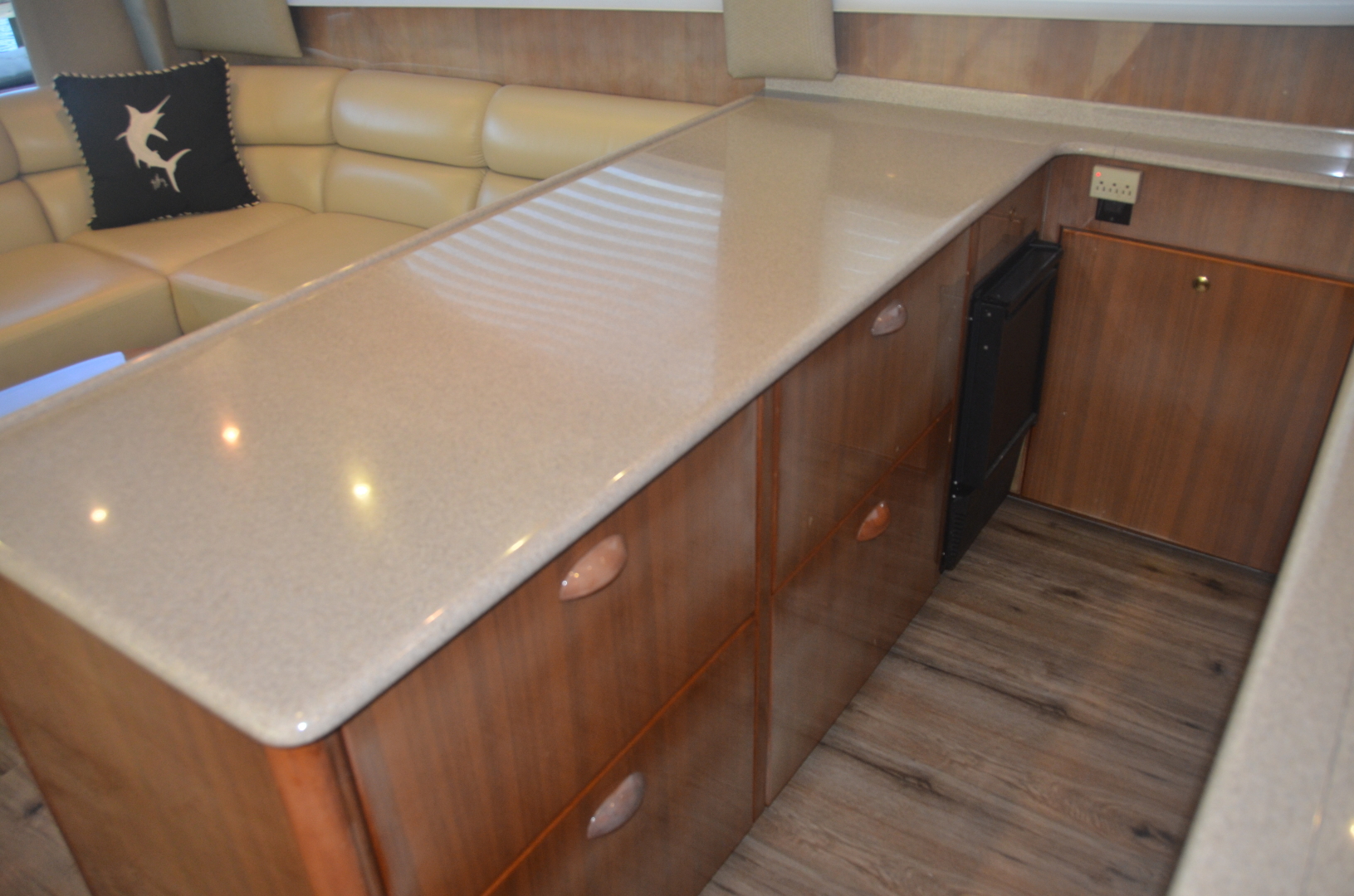Viking 48 -Fins Up-galley