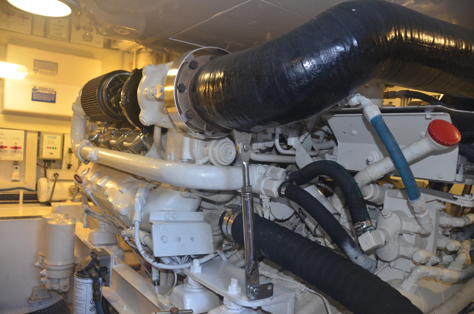 Viking 48 - Fins Up -engine room