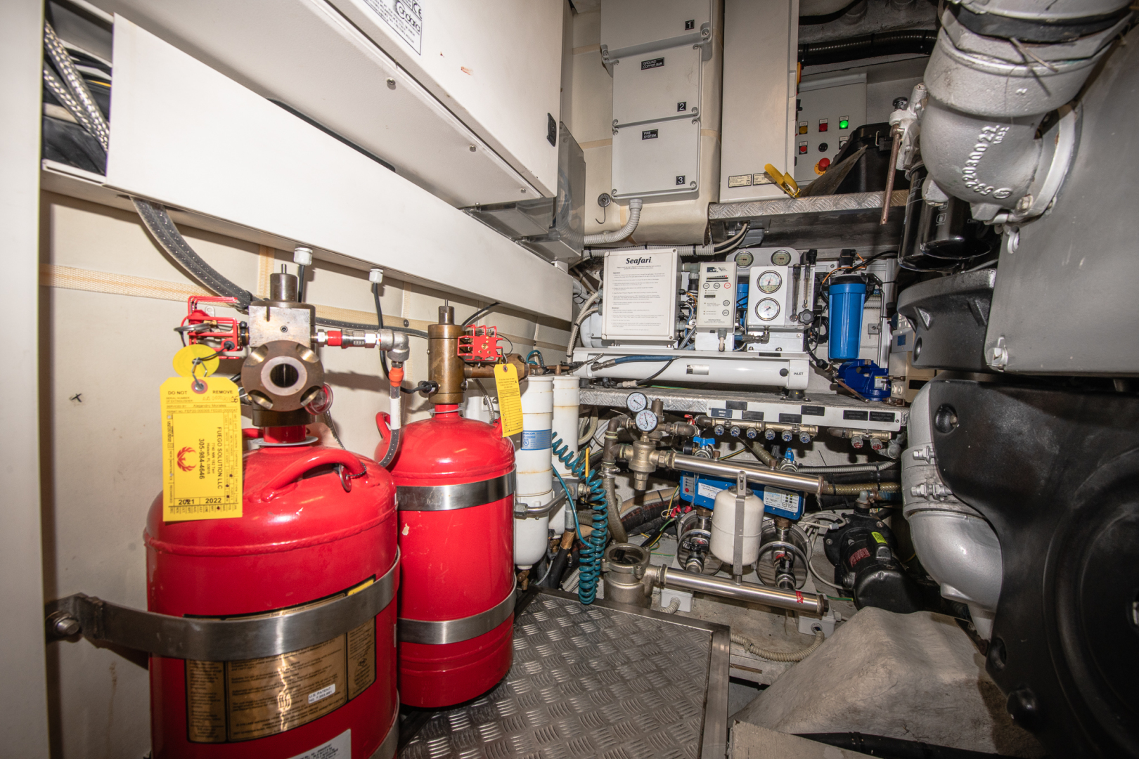 Pershing 82 Milagros - Engine Room