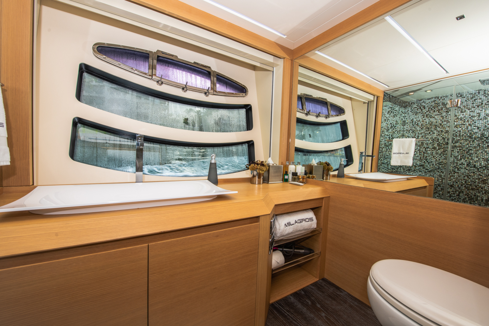 Pershing 82 Milagros - Head