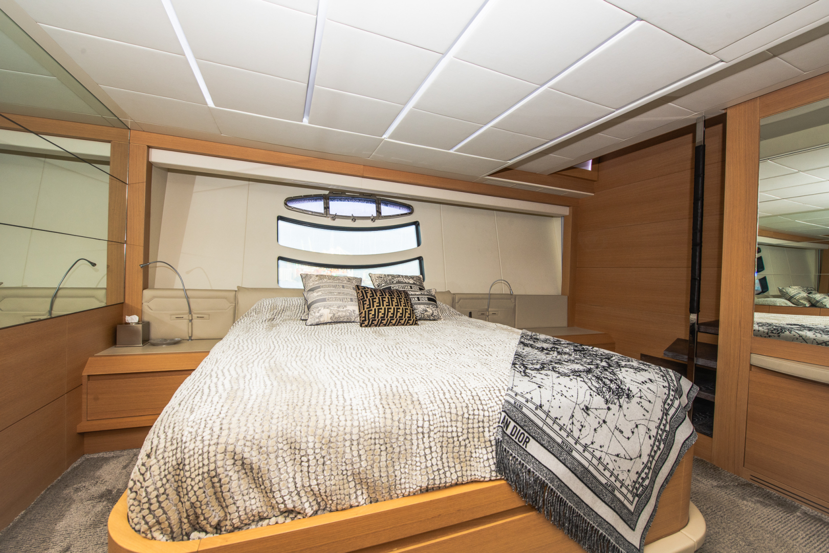 Pershing 82 Milagros - Stateroom