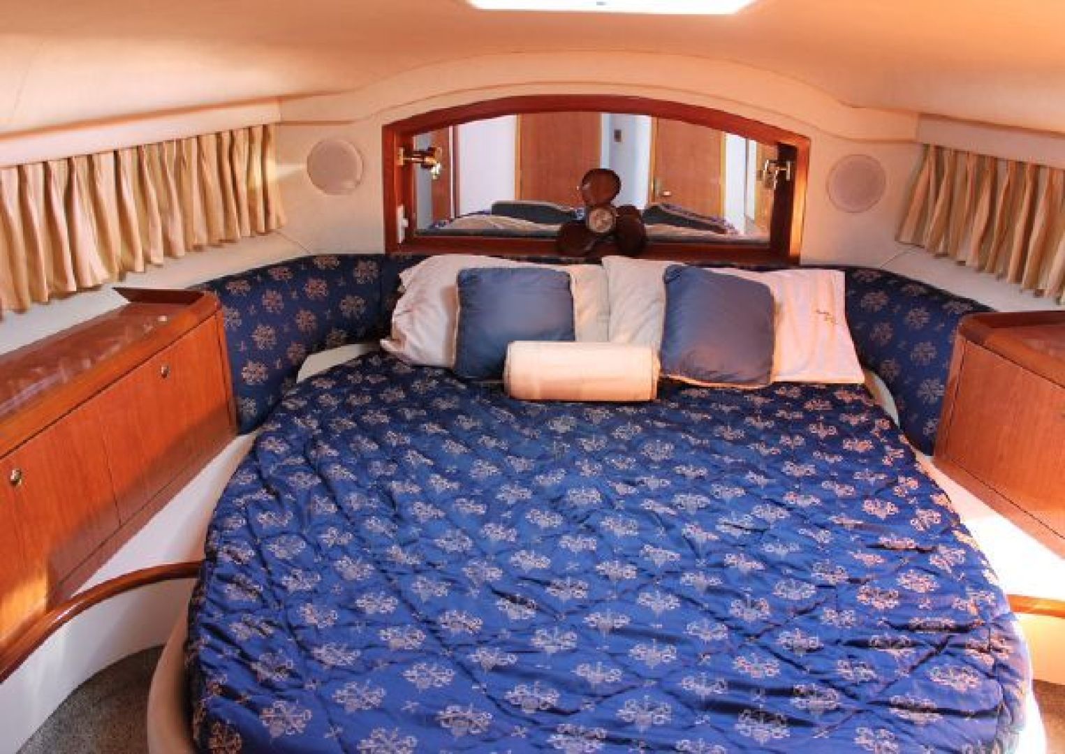 Sea Ray 400 Sedan Bridge — Slainte - Photo 17
