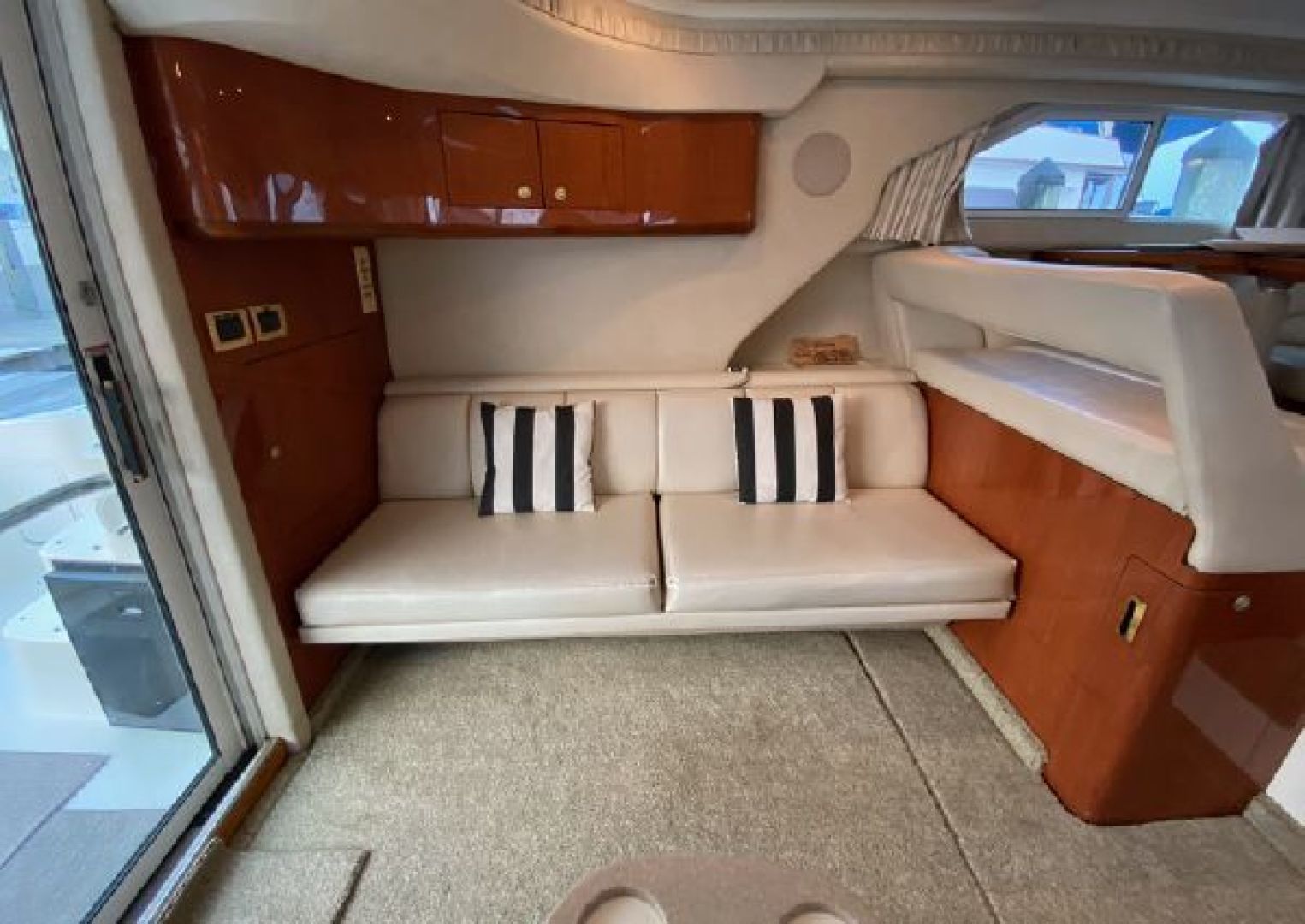 Sea Ray 400 Sedan Bridge — Slainte - Photo 12