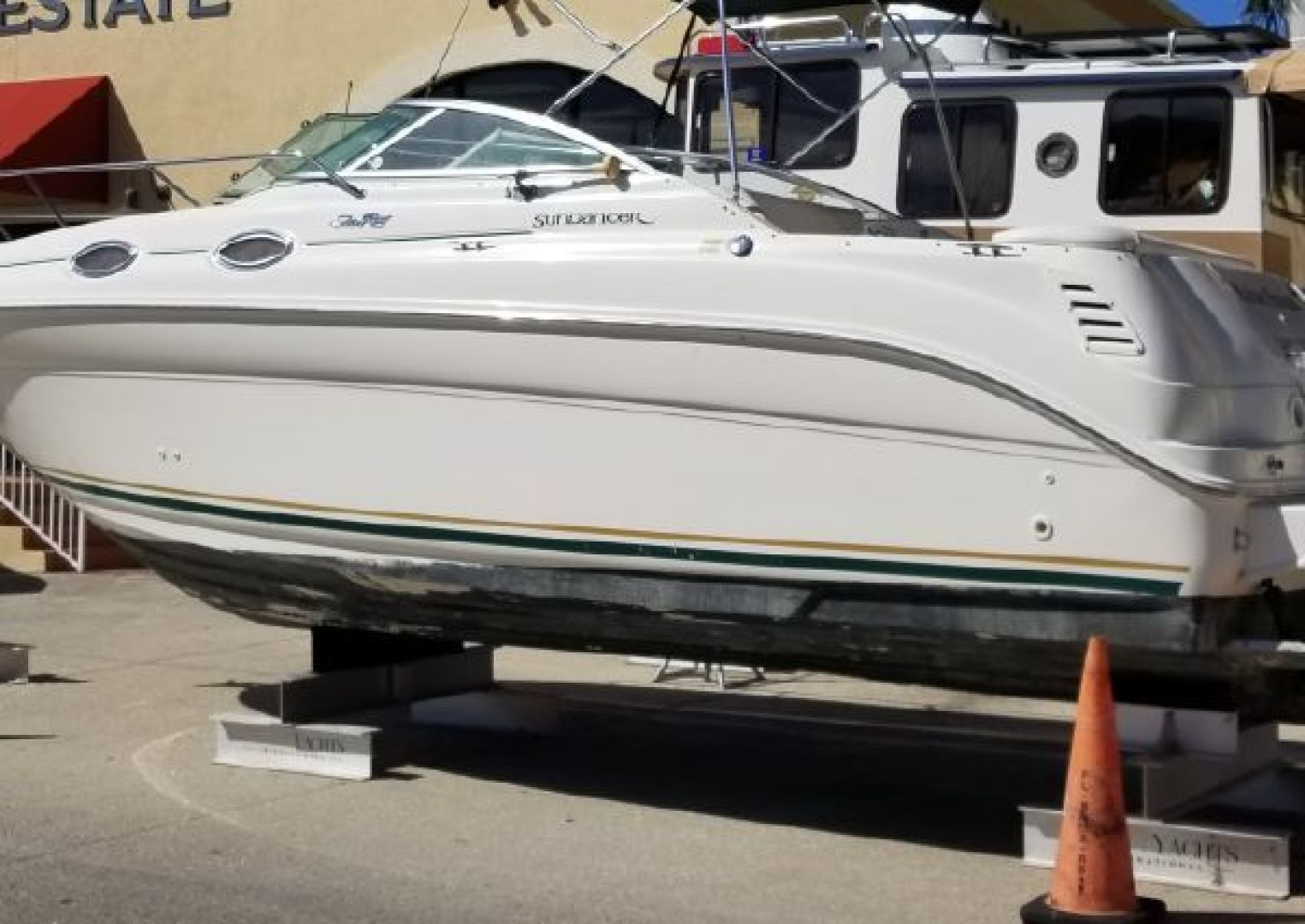 Sea Ray 260 Sundancer — Maine Event - Photo 7