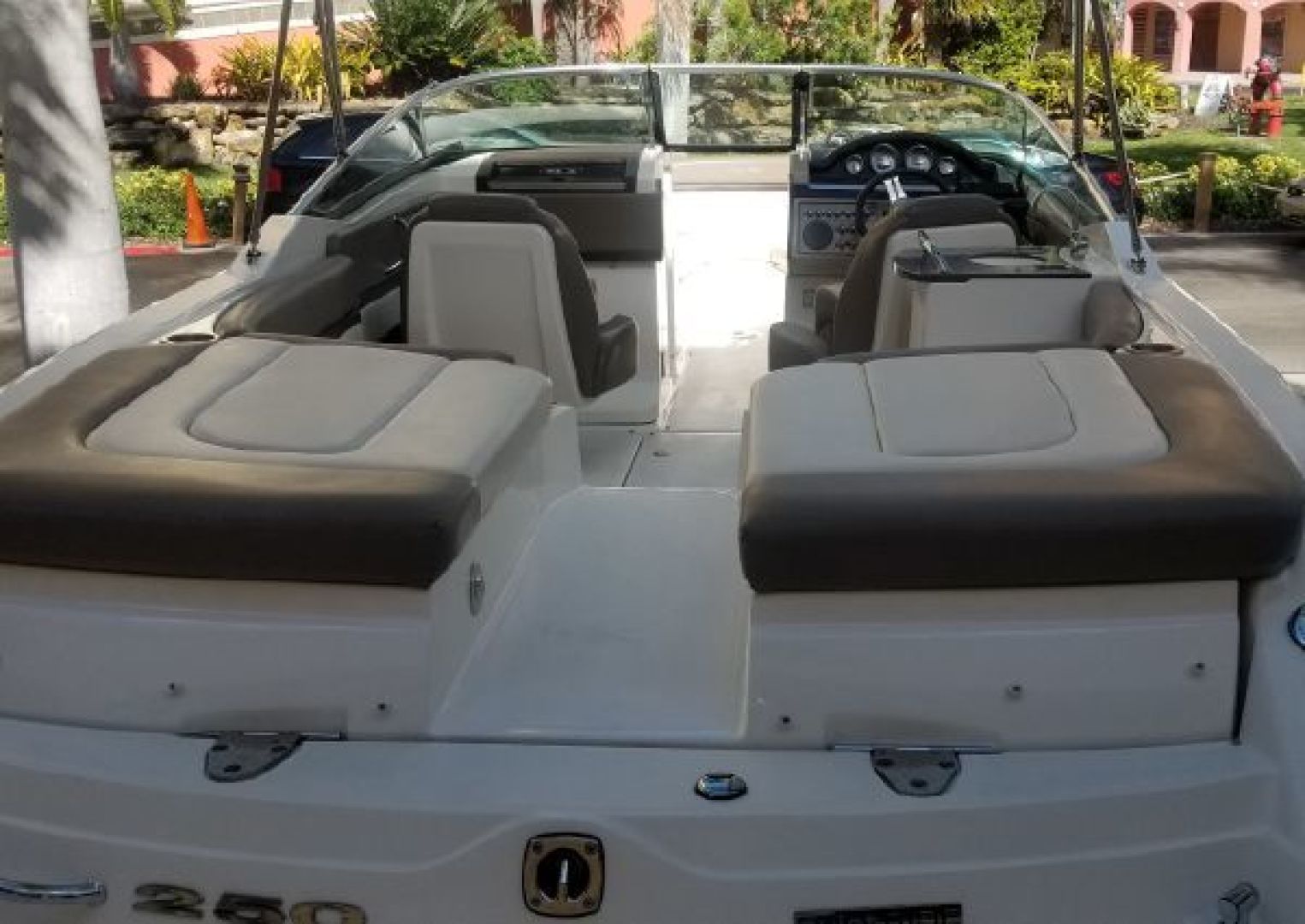 Sea Ray 250 SLX - Photo 3