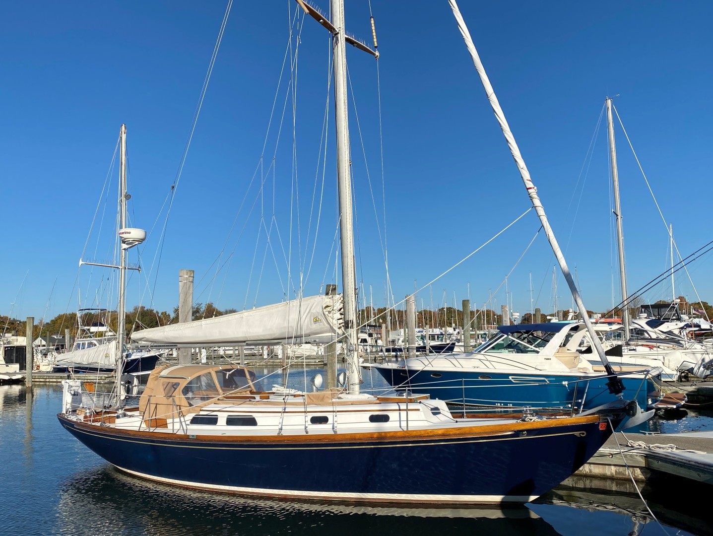 35' Hinckley 1968 Pilot Yawl "LITTLE STAR" For Sale