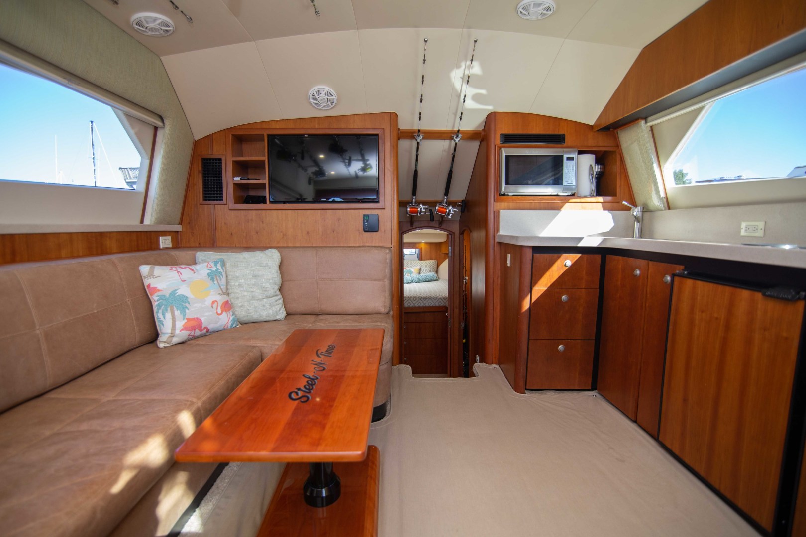 Luhrs 36 - Steel-N-Time - salon