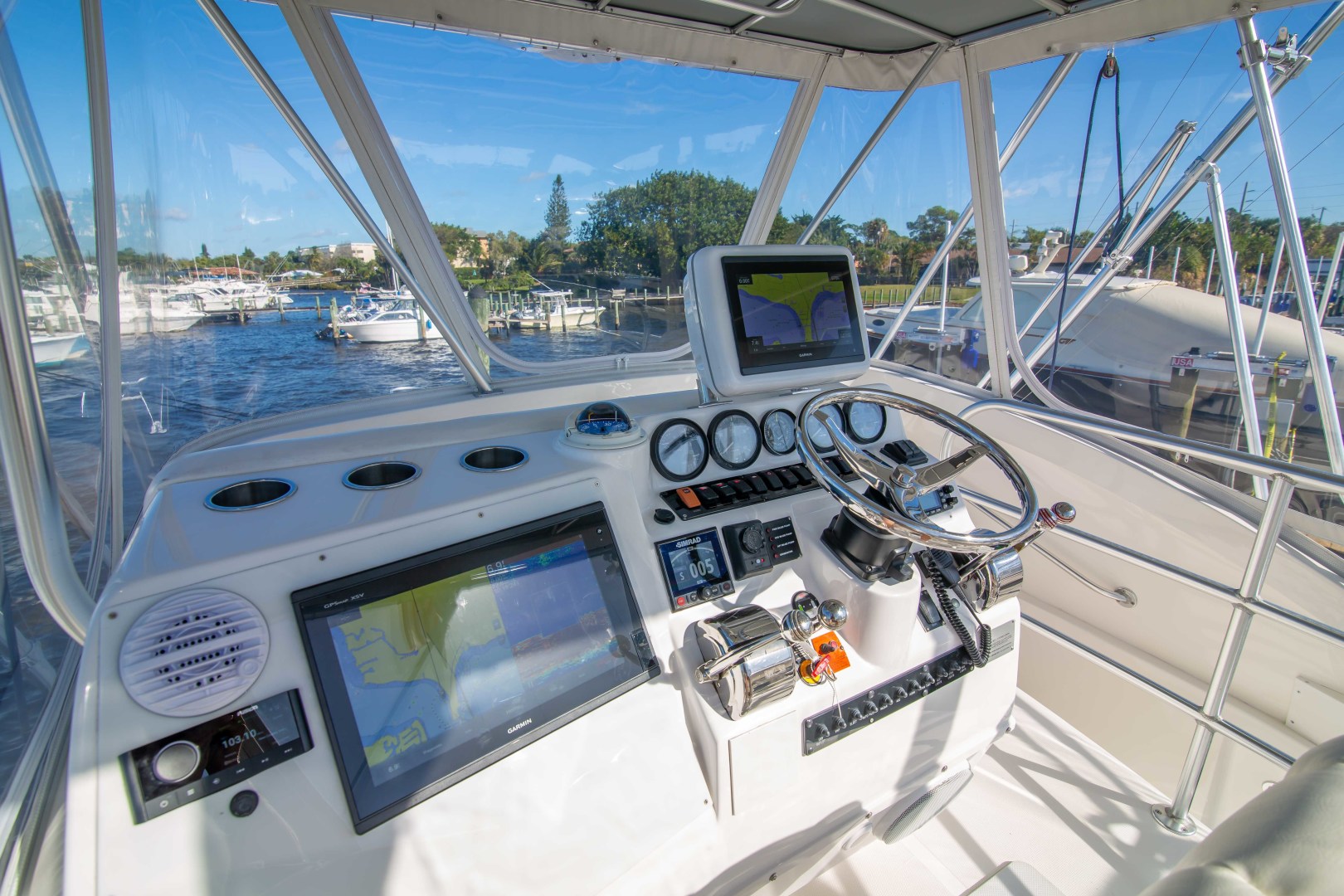 Luhrs 36 - Steel-N-Time - flybridge