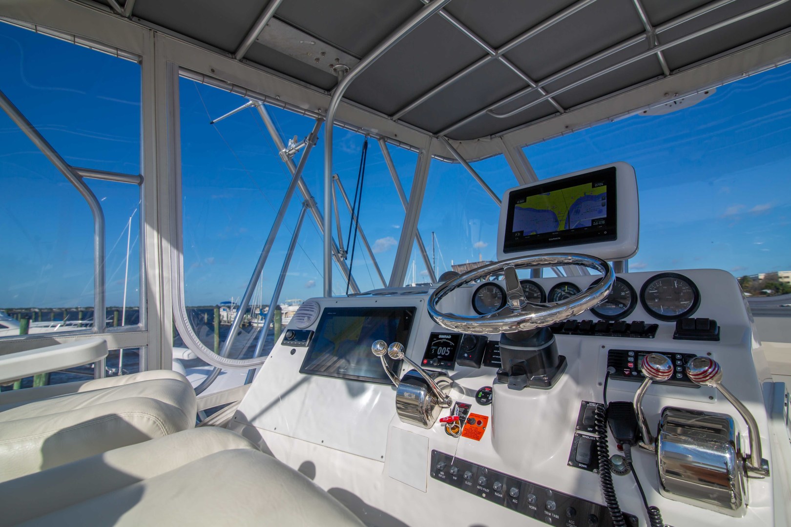 Luhrs 36 - Steel-N-Time - flybridge