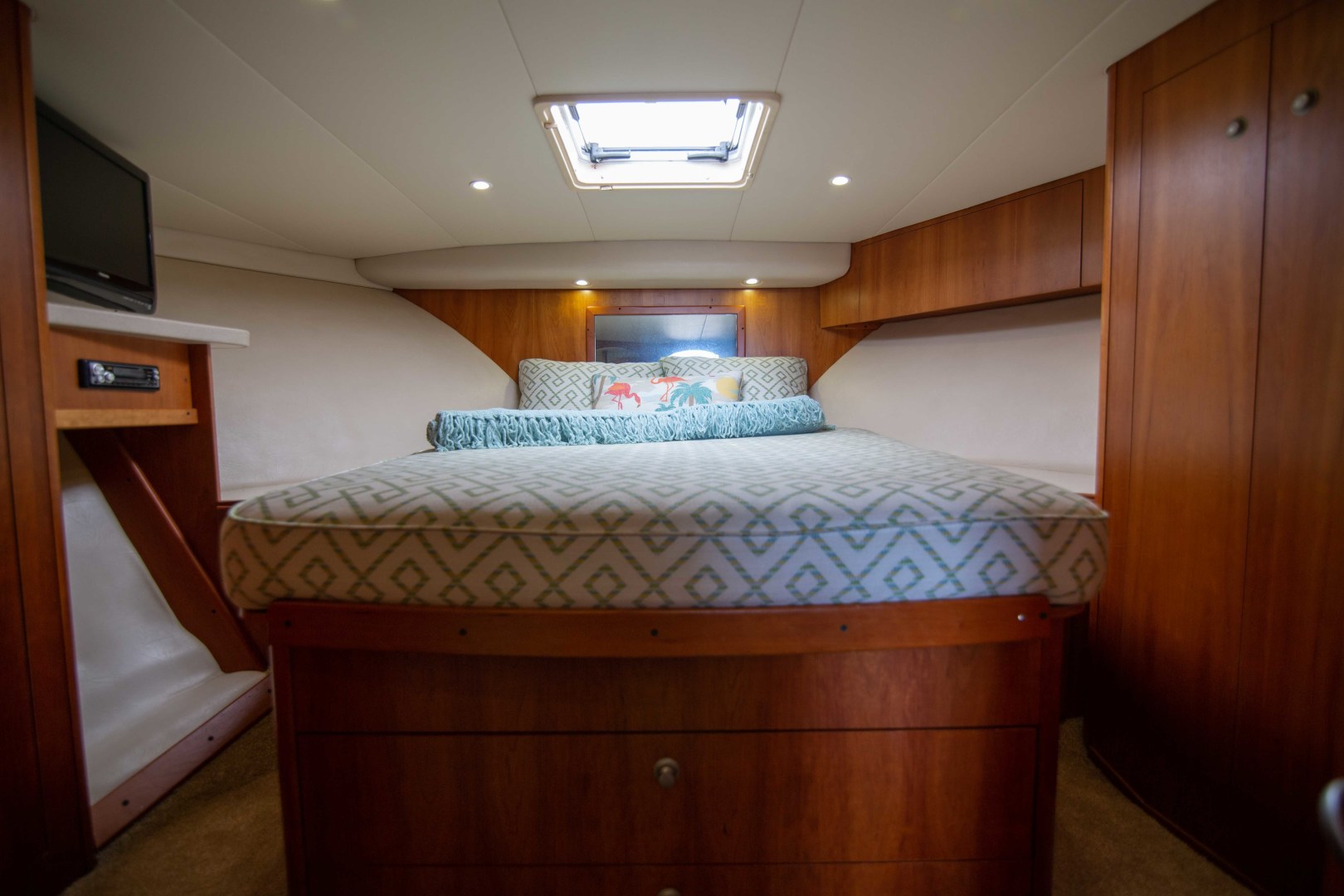 Luhrs 36 - Steel-N-Time - stateroom